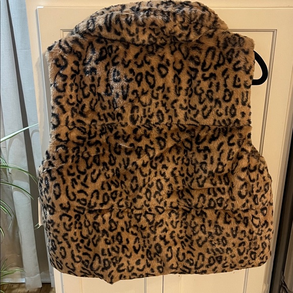 ‼️COAT SALE‼️Steve Madden leopard Print Faux Fur Vest - new with tags - Picture 4 of 5